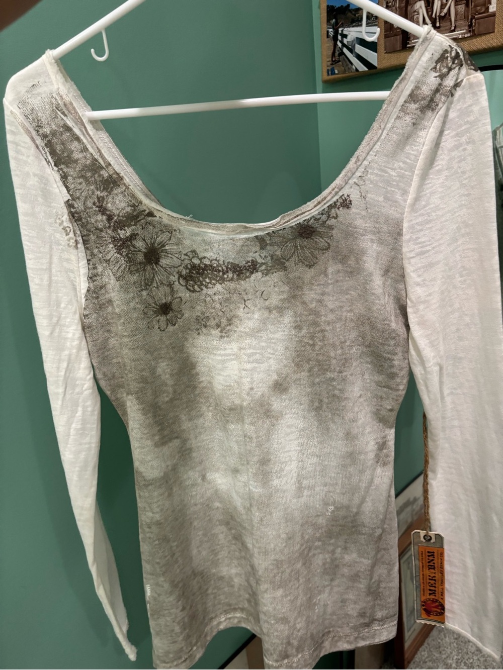 MEK Distressed White and Gray Scoop Neck Top